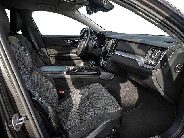 Volvo V60 AWD Core Hybrid Recharge T6