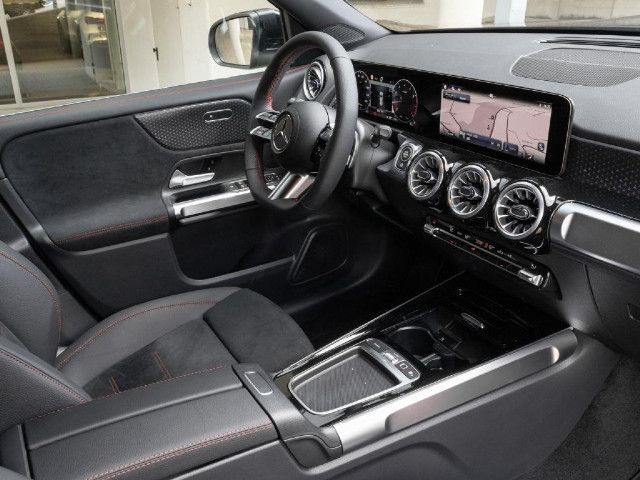 Mercedes-Benz GLB 180 