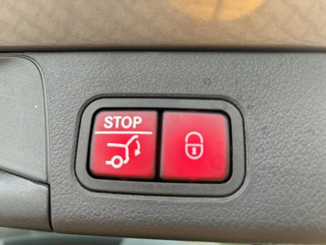 Mercedes-Benz B 220 4MATIC AMG Line Sedan