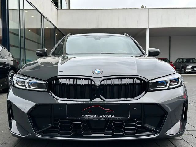 BMW 330 330d M-Sport Touring xDrive