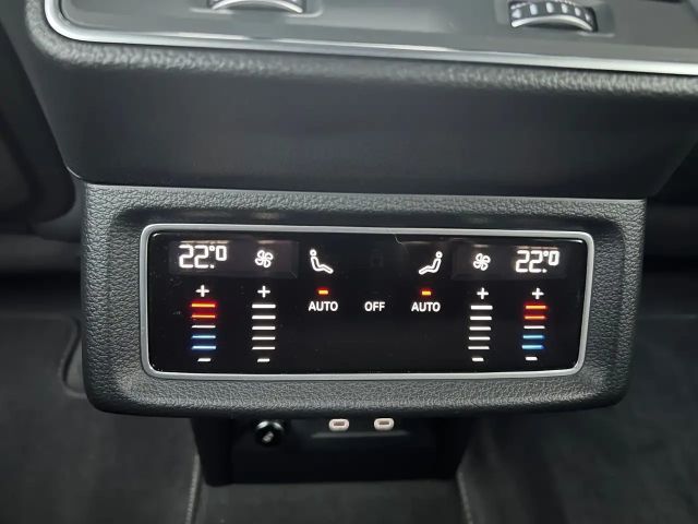 Audi Q8 e-tron 55 Business Quattro