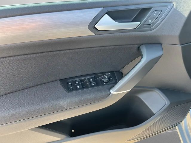 Volkswagen Touran 1.5 TSI DSG