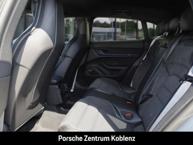 Porsche Taycan 4 Cross Turismo