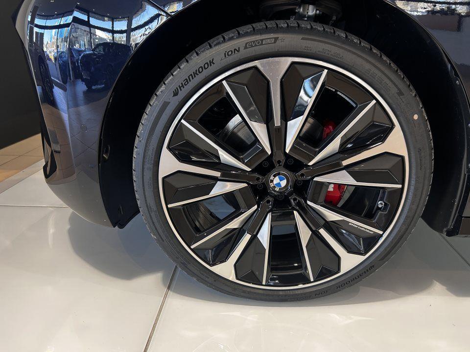 BMW iX xDrive45