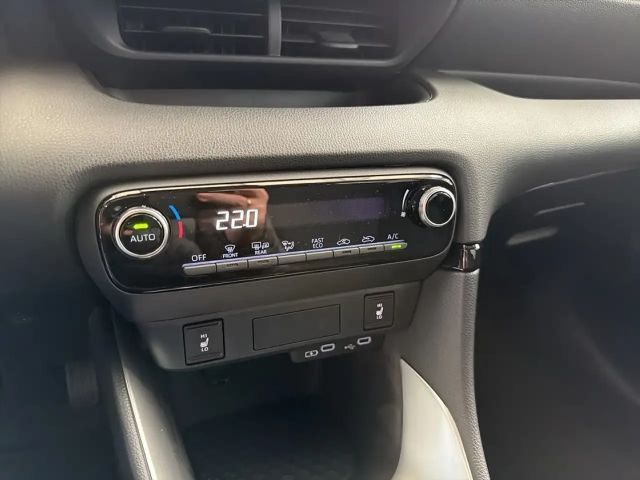 Mazda 2 Hybrid Centre-Line 1.5 VVT-I SITZHZG+KAMERA+ACC