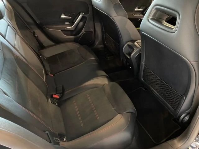 Mercedes-Benz CLA 180 AMG Line