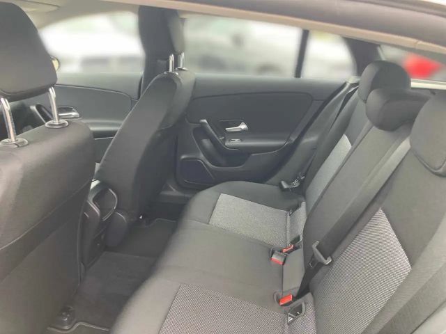 Mercedes-Benz CLA 200 CLA 200 d Shooting Brake