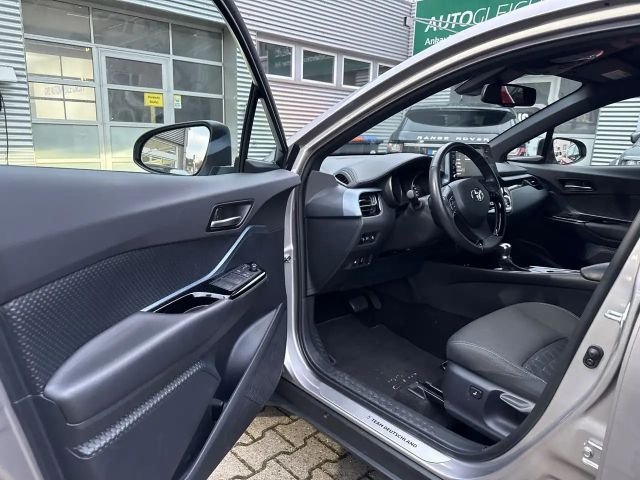 Toyota C-HR Hybride Team D