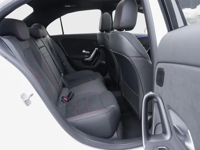 Mercedes-Benz A 180 AMG Line