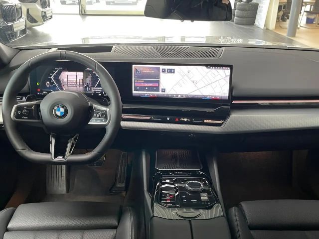 BMW 520 520d M-Sport Touring xDrive