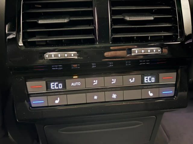 Volkswagen Touareg 4Motion R-Line