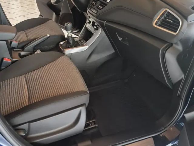 Suzuki S-Cross Hybrid