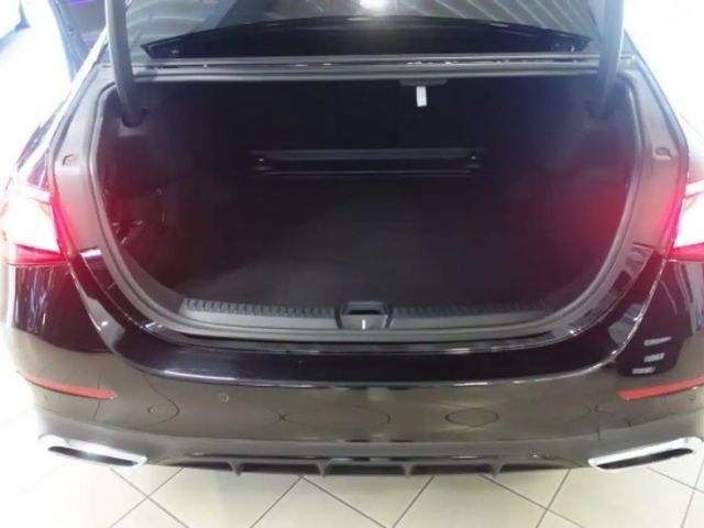 Mercedes-Benz E 200 AMG Line Sedan