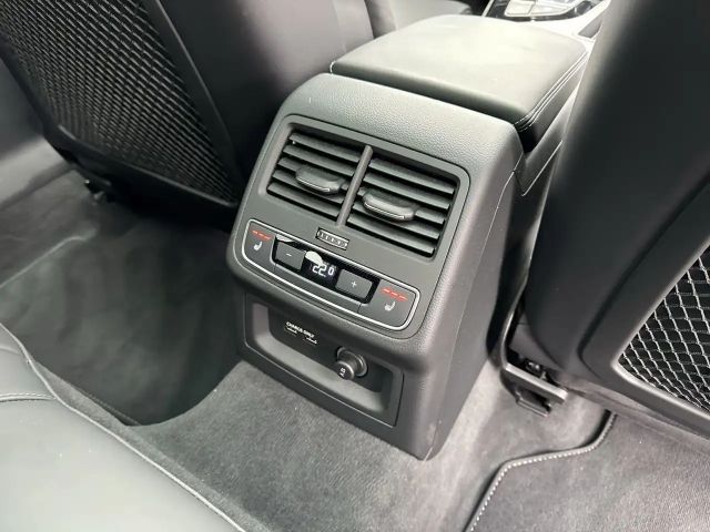 Audi RS4 Comp+/Matrix/Pano/B&O/HuD/RS-Aga/290