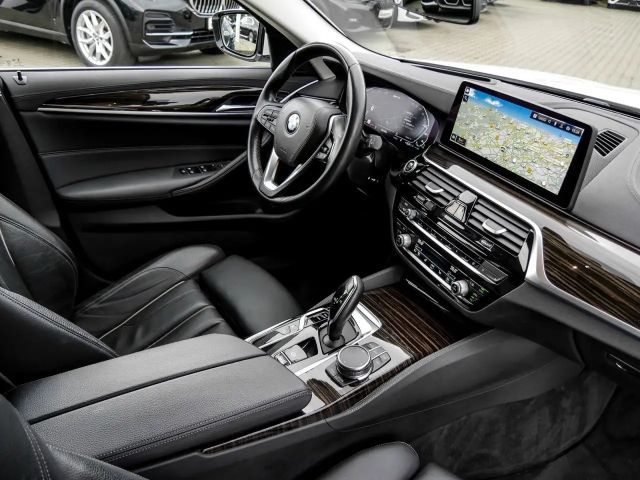 BMW 530 530e Luxury Line Touring