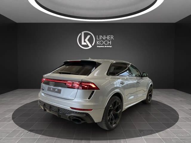 Audi RS Q8 Performance Quattro