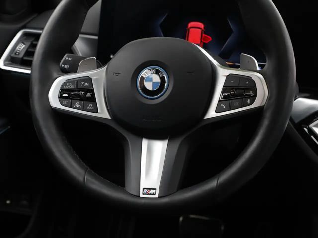 BMW 330 330e xDrive