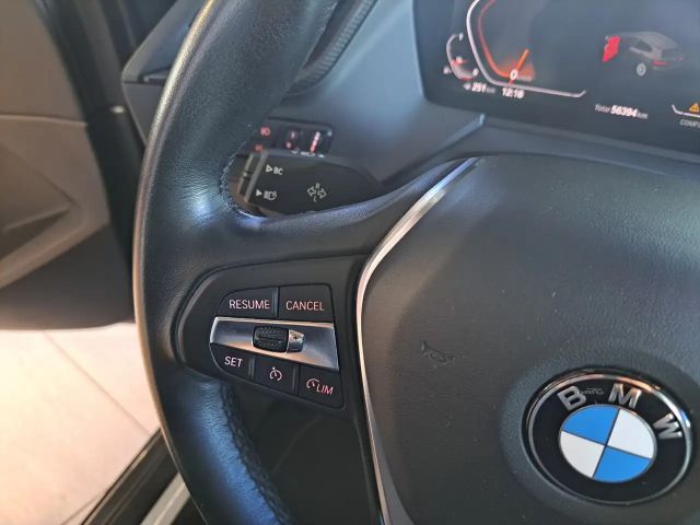 BMW 118 118i Luxury Line Sedan