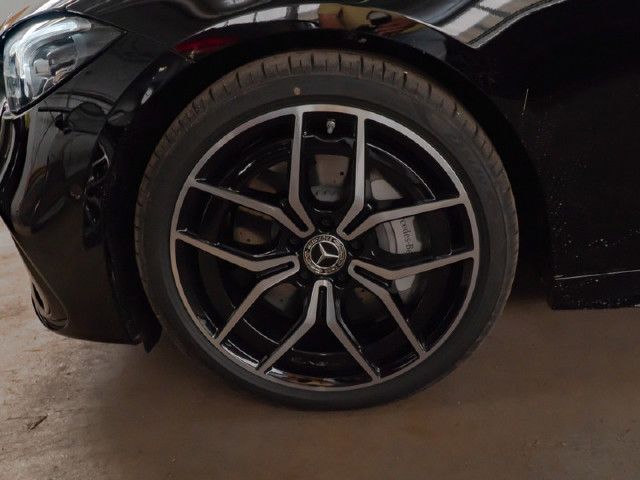 Mercedes-Benz C 200 AMG Line Sedan