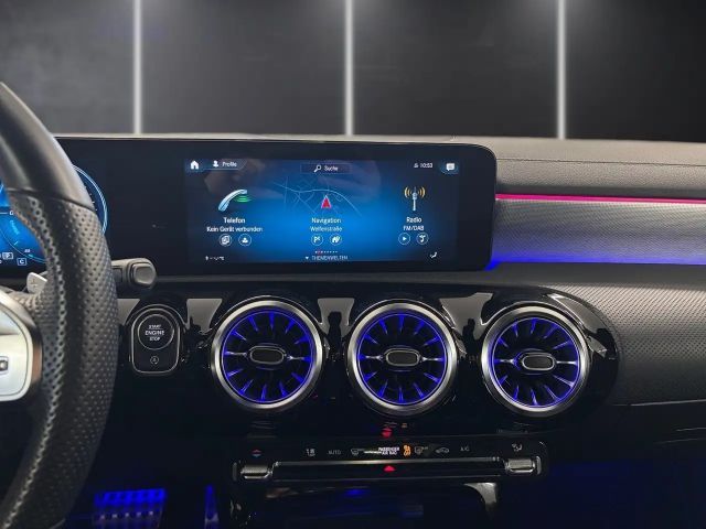 Mercedes-Benz CLA 180 AMG Line Coupé