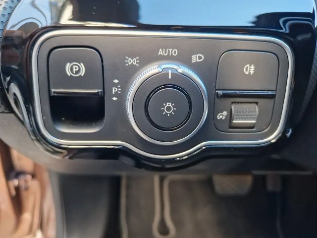 Mercedes-Benz A 180 A 180 Aut. Neuwertig-LED-NAVI-Teilleder-Rosegold!