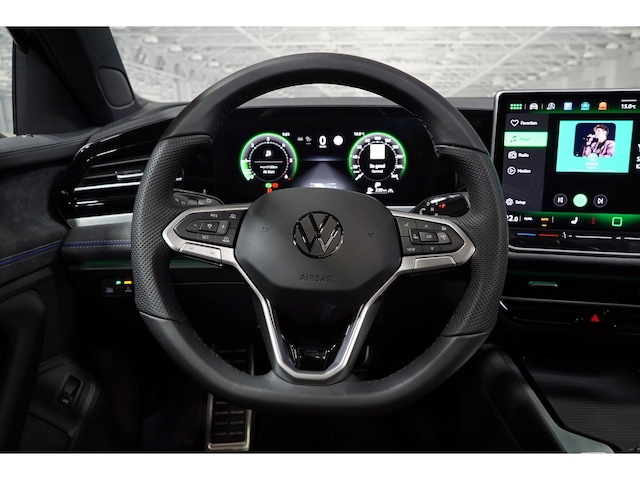 Volkswagen Passat 2.0 TDI DSG IQ.Drive R-Line