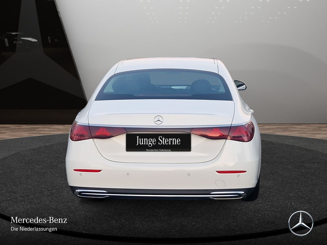 Mercedes-Benz E 200 4MATIC Sedan