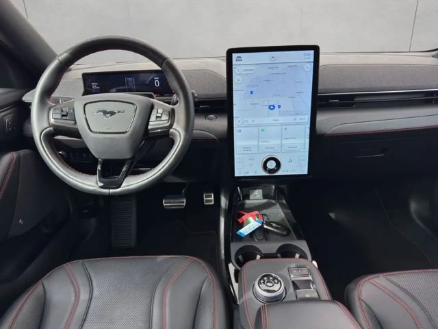 Ford Mustang Mach-E 75 kWh AWD