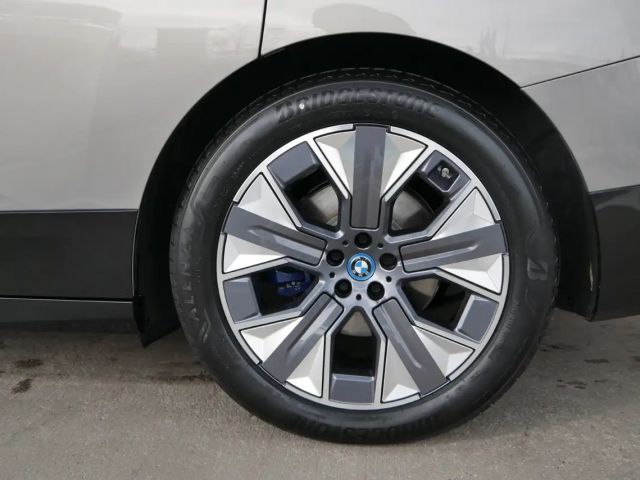 BMW iX xDrive40