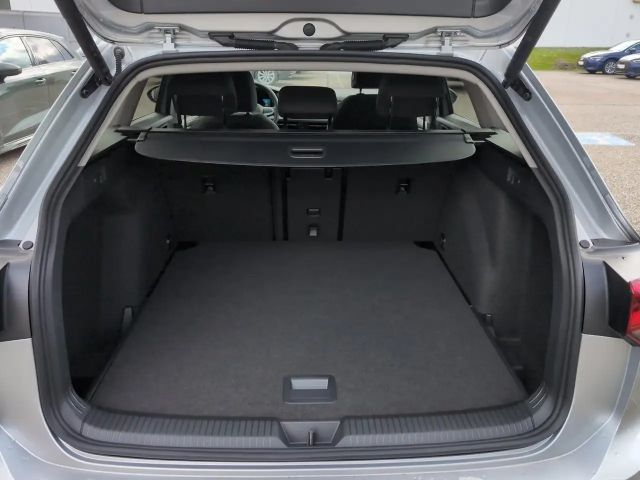 Volkswagen Golf DSG Life Variant