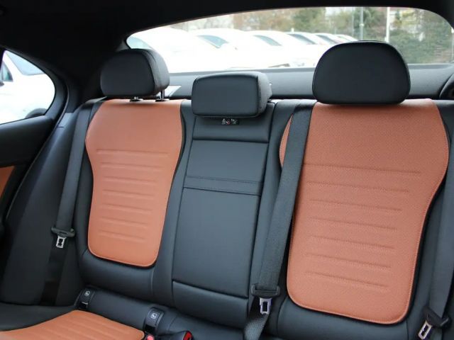 Mercedes-Benz C 200 AMG Line Sedan