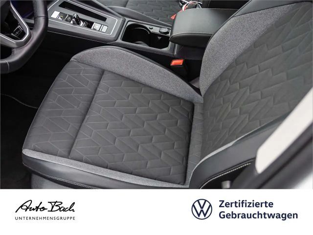 Volkswagen Golf 1.5 eTSI DSG Golf VIII