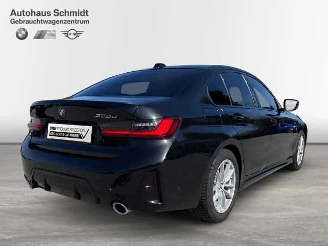 BMW 320 320d M-Sport Sedan xDrive