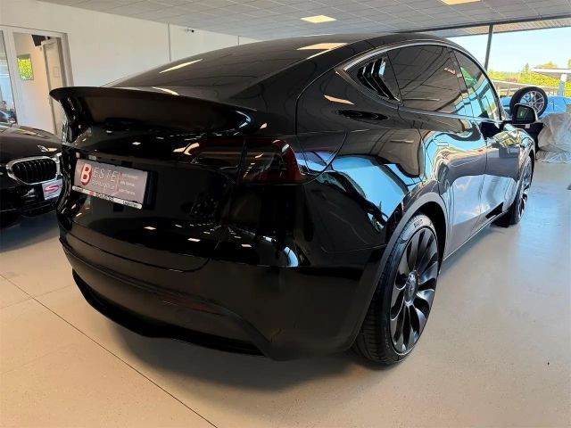 Tesla Model Y AWD Performance