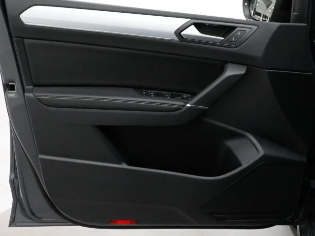 Volkswagen Touran 1.5 TSI DSG