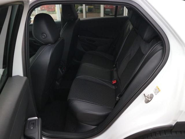 Volkswagen T-Roc 1.5 eTSI DSG R-Line