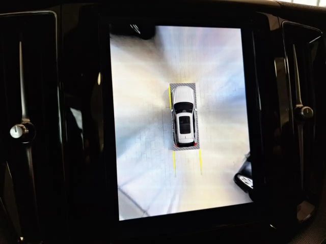 Volvo XC60 Dark Plus