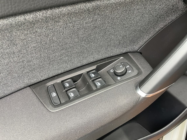 Volkswagen Touran 1.5 TSI R-Line