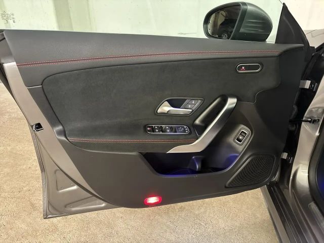 Mercedes-Benz CLA 180 AMG Line Coupé