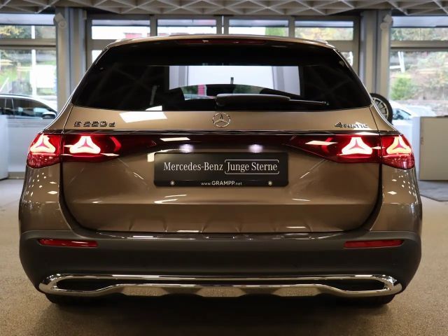 Mercedes-Benz E 220 4MATIC E 220 d Estate