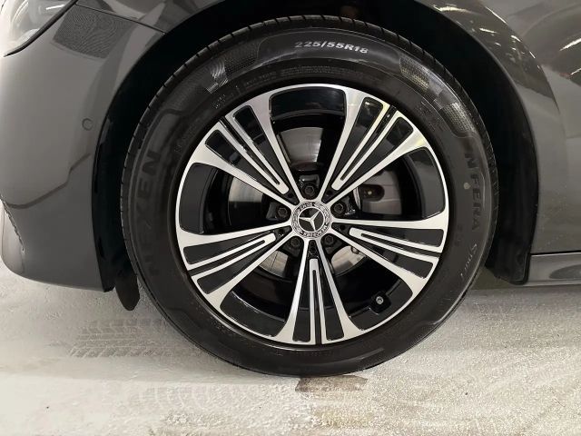 Mercedes-Benz E 220 4MATIC E 220 d Estate