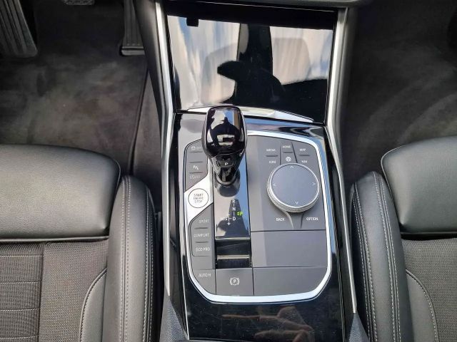 BMW 330 330i Sport Line xDrive