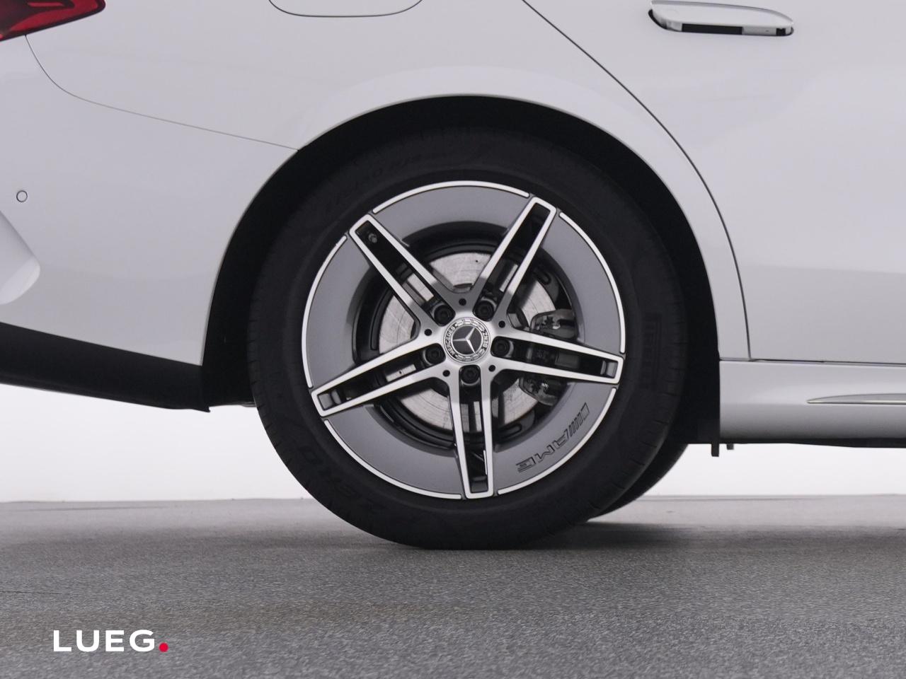 Mercedes-Benz E 200 AMG Line Sedan