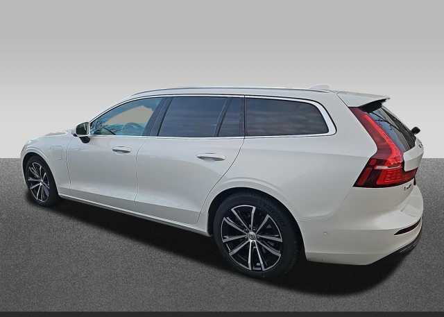 Volvo V60 AWD Core Recharge T6