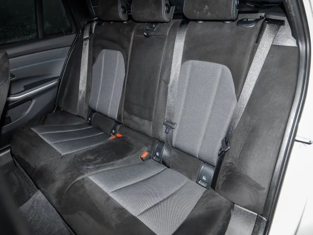 BMW 320 320i M-Sport Touring