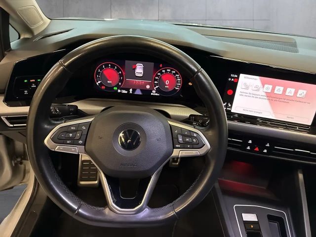 Volkswagen Golf DSG Life