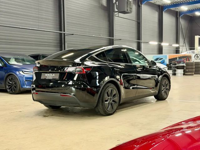 Tesla Model Y RWD