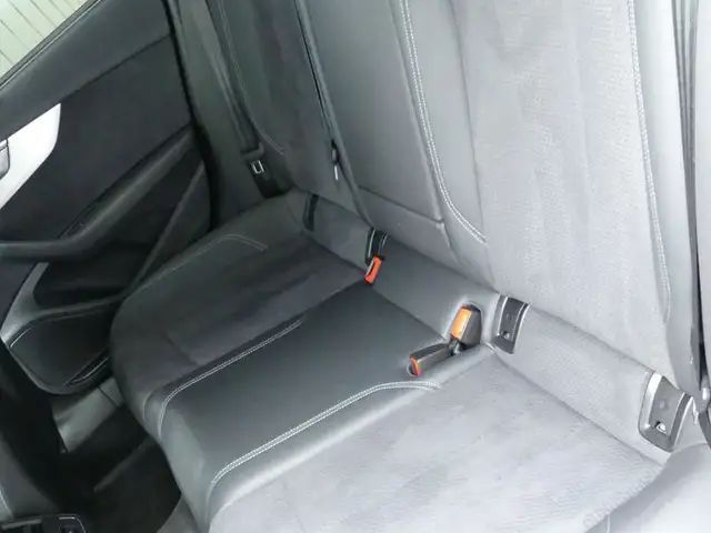 Audi A4 35 TFSI Competition S-Line