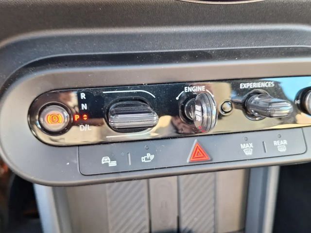 MINI Cooper Favoured Trim