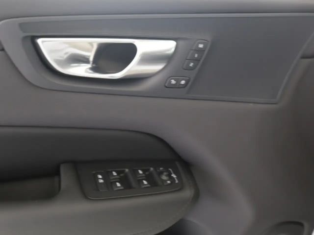 Volvo XC60 Dark Plus T6